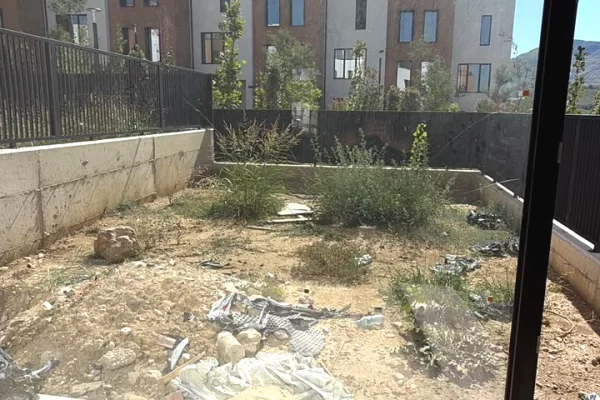 Shtepi ne shitje Vila Luksoze ne Tirane, 3+1, Mobilimi Bosh, pa mobiluar, Pagesa 630,000  Euro.