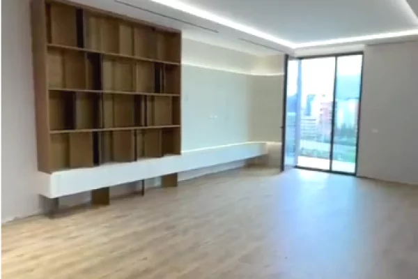 Shtepi ne shitje Apartament ne Tirane, 2+1, Mobilimi Bosh, pa mobiluar, Pagesa 670,000  Euro.