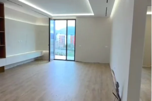 Shtepi ne shitje Apartament ne Tirane, 2+1, Mobilimi Bosh, pa mobiluar, Pagesa 670,000  Euro.