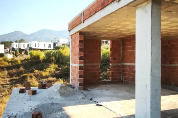 Shtepi ne shitje Vila Luksoze ne Tirane, 4+1, Mobilimi Bosh, pa mobiluar, Pagesa 530,000  Euro.