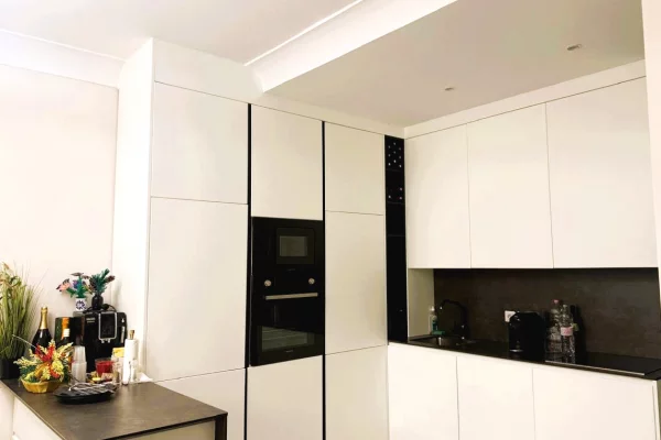 Shtepi ne shitje Apartament ne Tirane, 2+1, Mobilimi E mobiluar, Pagesa 370,000  Euro.