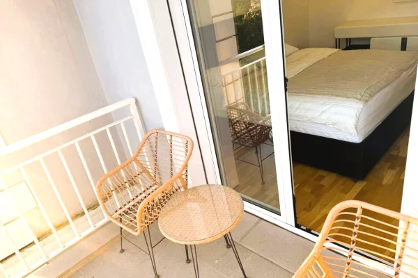 Shtepi ne shitje Apartament ne Tirane, 2+1, Mobilimi E mobiluar, Pagesa 370,000  Euro.