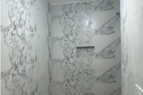 Shtepi ne shitje Apartament ne Tirane, 3+1, Mobilimi Bosh, pa mobiluar, Pagesa 403,800  Euro.