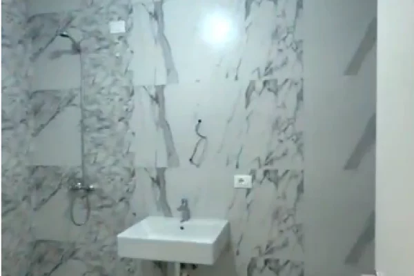 Shtepi ne shitje Apartament ne Tirane, 3+1, Mobilimi Bosh, pa mobiluar, Pagesa 403,800  Euro.