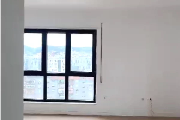 Shtepi ne shitje Apartament ne Tirane, 3+1, Mobilimi Bosh, pa mobiluar, Pagesa 403,800  Euro.