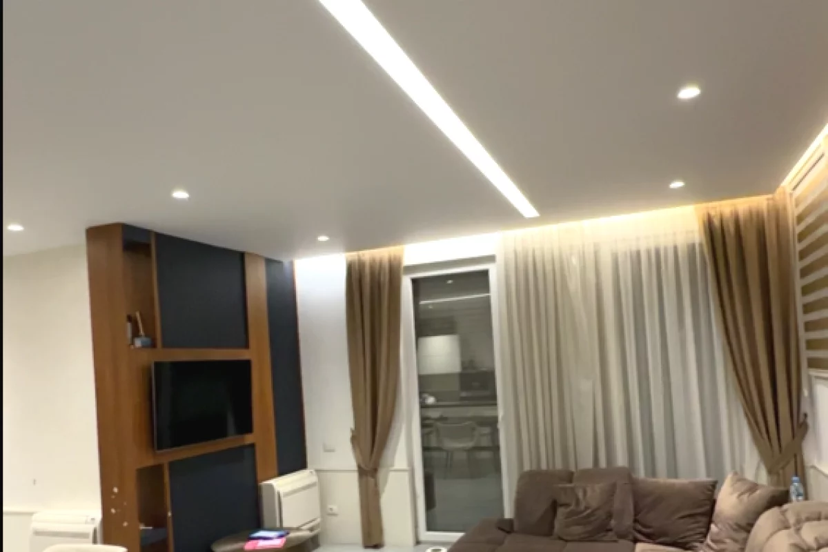 Shtepi ne shitje Vila Luksoze ne Tirane, 4+1, Mobilimi E mobiluar, Pagesa 1,100,000  Euro.