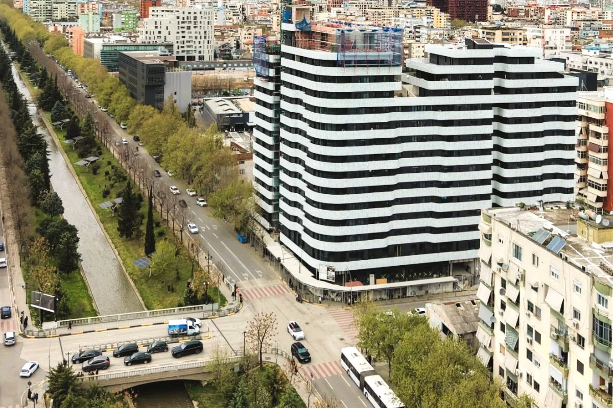 Shtepi ne shitje Apartament ne Tirane, 1+1, Mobilimi Bosh, pa mobiluar, Pagesa 19,000  Euro.
