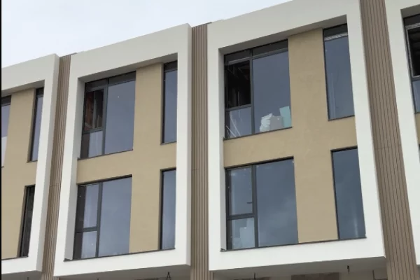 Shtepi ne shitje Vila Luksoze ne Tirane, 3+1, Mobilimi Bosh, pa mobiluar, Pagesa 382,770  Euro.