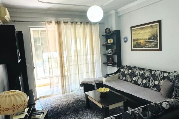 Shtepi me qera Apartament ne Tirane, 2+1, Mobilimi E mobiluar, Pagesa 55,000  Leke.