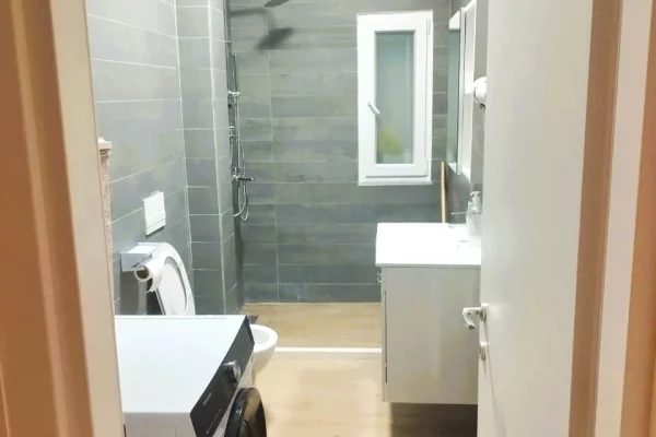 Shtepi ne shitje Apartament ne Tirane, 1+1, Mobilimi E mobiluar, Pagesa 11,500,000  Leke.