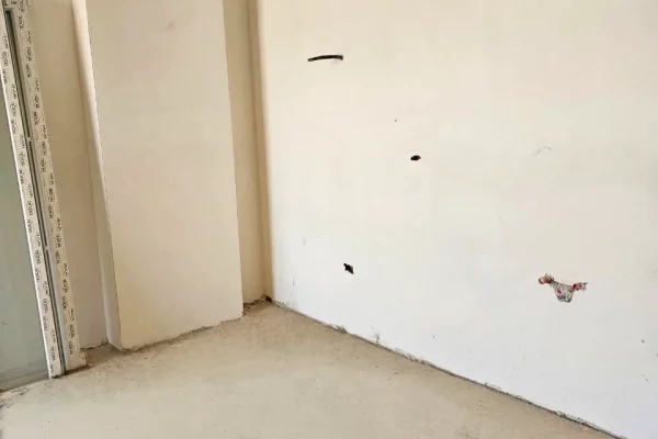 Shtepi ne shitje Apartament ne Tirane, 2+1, Mobilimi Bosh, pa mobiluar, Pagesa 116,280  Euro.