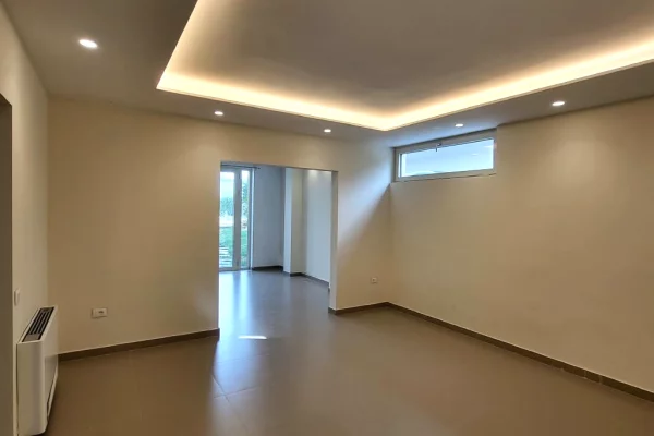 Shtepi ne shitje Vila Luksoze ne Tirane, 5+1, Mobilimi Bosh, pa mobiluar, Pagesa 150,000,000  Leke.