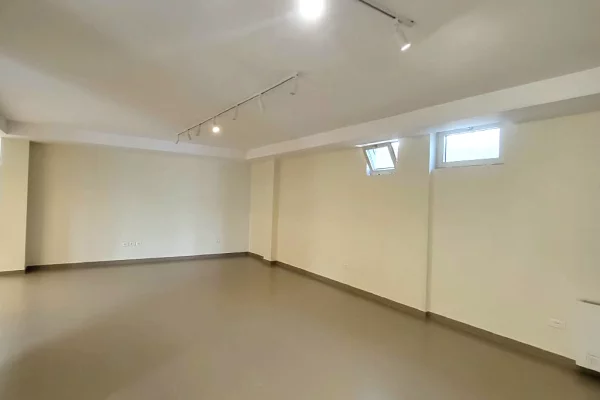 Shtepi ne shitje Vila Luksoze ne Tirane, 5+1, Mobilimi Bosh, pa mobiluar, Pagesa 150,000,000  Leke.