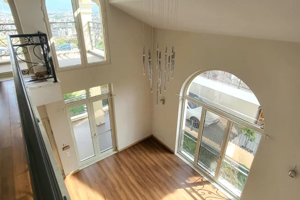 Shtepi ne shitje Vila Luksoze ne Tirane, 5+1, Mobilimi Bosh, pa mobiluar, Pagesa 150,000,000  Leke.