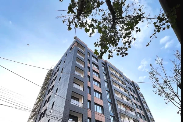 Shtepi ne shitje Apartament ne Tirane, 2+1, Mobilimi Bosh, pa mobiluar, Pagesa 17,800,000  Euro.