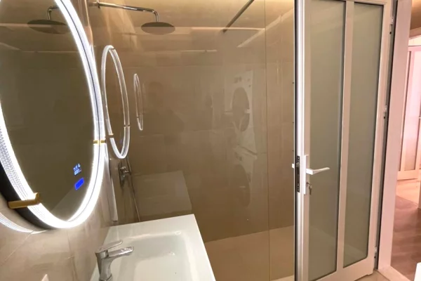 Shtepi ne shitje Apartament ne Tirane, 2+1, Mobilimi E mobiluar, Pagesa 25,250,000  Leke.