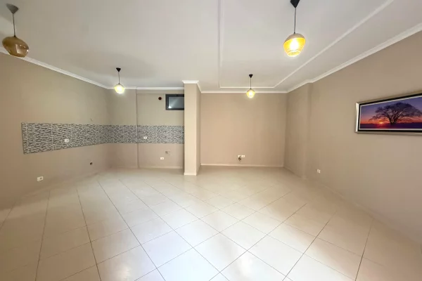 Shtepi ne shitje Apartament ne Tirane, 2+1, Mobilimi Bosh, pa mobiluar, Pagesa 15,500,000  Leke.