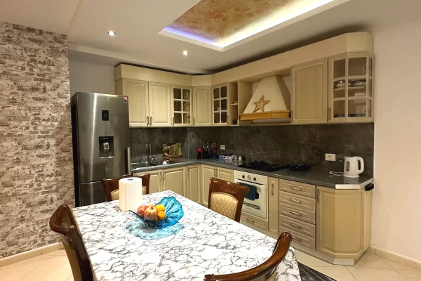 Shtepi me qera 2+1 ne Tirane - 100,000 Leke