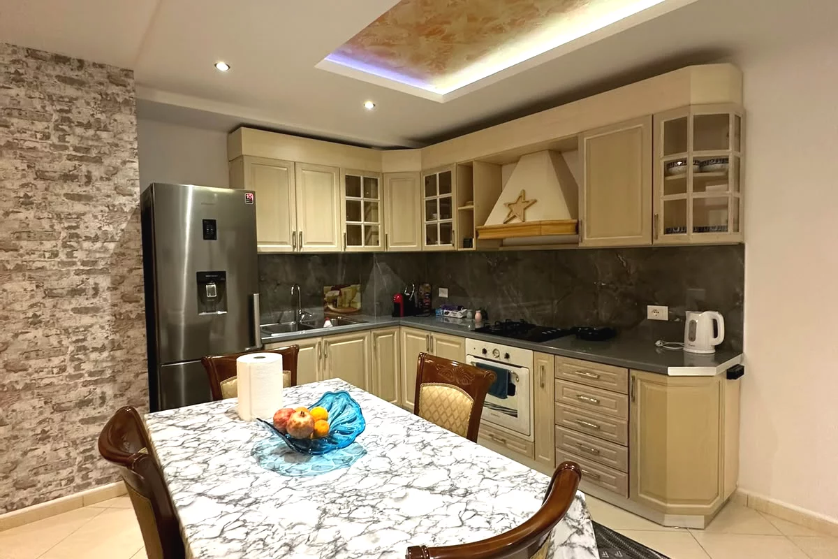 Shtepi me qera Apartament ne Tirane, 2+1, Mobilimi E mobiluar, Pagesa 100,000  Leke.