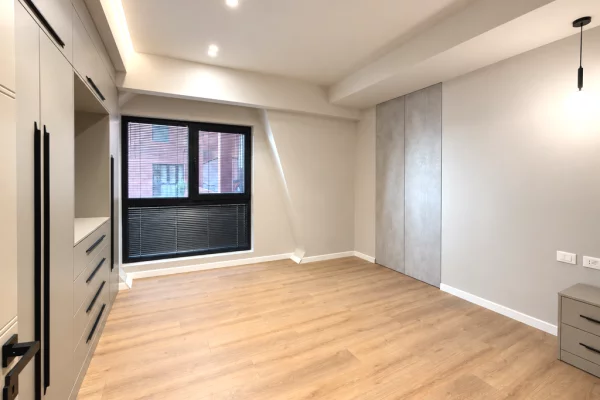 Shtepi ne shitje Apartament ne Tirane, 2+1, Mobilimi E mobiluar, Pagesa 470,000  Euro.