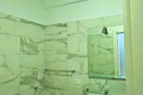 Shtepi me qera Apartament ne Tirane, 3+1, Mobilimi E mobiluar, Pagesa 1,000  Euro.