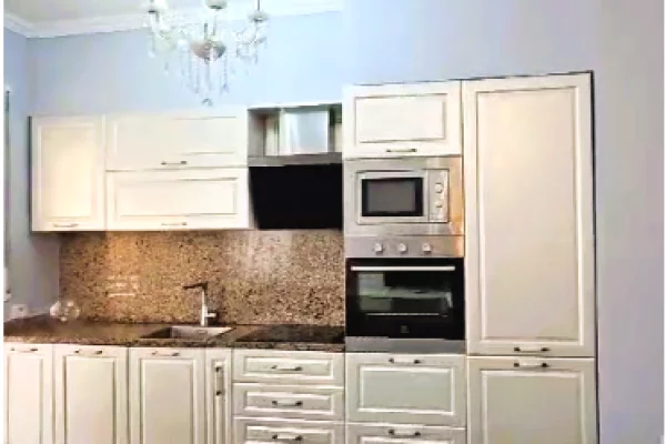 Shtepi me qera Apartament ne Tirane, 3+1, Mobilimi E mobiluar, Pagesa 1,000  Euro.
