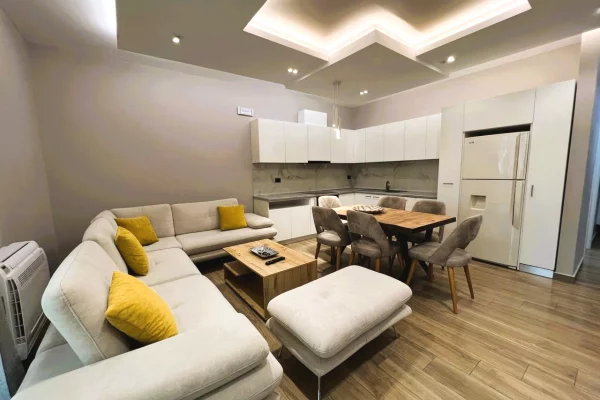 Shtepi me qera Apartament ne Tirane, 2+1, Mobilimi E mobiluar, Pagesa 1,700  Euro.
