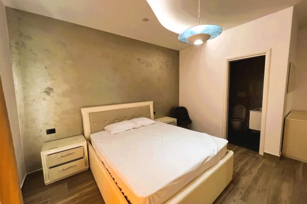 Shtepi me qera Apartament ne Tirane, 2+1, Mobilimi E mobiluar, Pagesa 1,700  Euro.
