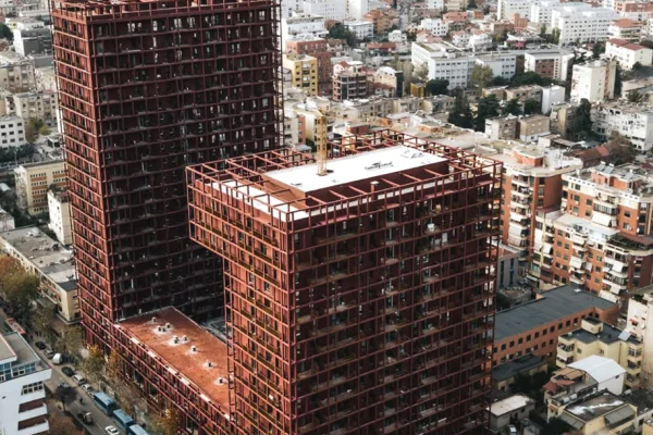 Shtepi ne shitje Apartament ne Tirane, 2+1, Mobilimi E mobiluar, Pagesa 300,000  Euro.