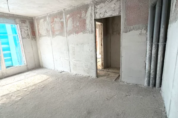 Shtepi ne shitje Apartament ne Tirane, 1+1, Mobilimi Bosh, pa mobiluar, Pagesa 73,920  Euro.