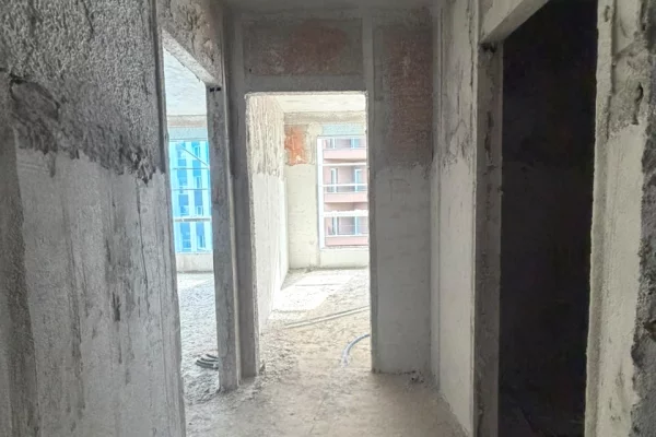 Shtepi ne shitje Apartament ne Tirane, 1+1, Mobilimi Bosh, pa mobiluar, Pagesa 73,920  Euro.