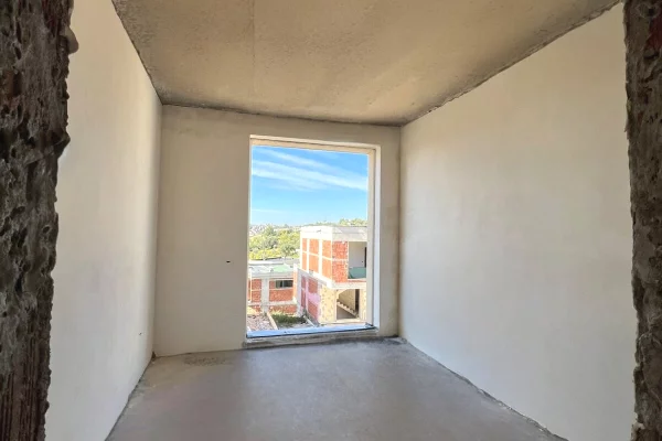 Shtepi ne shitje Vila Luksoze ne Tirane, 4+1, Mobilimi Bosh, pa mobiluar, Pagesa 548,000  Euro.