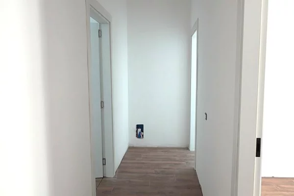 Apartment for sale in Tirana 3+1, Emty