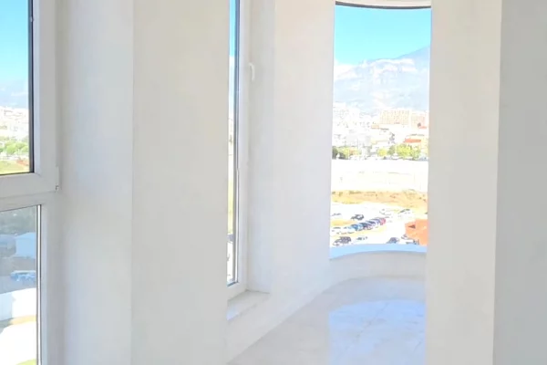 Apartment for sale in Tirana 3+1, Emty