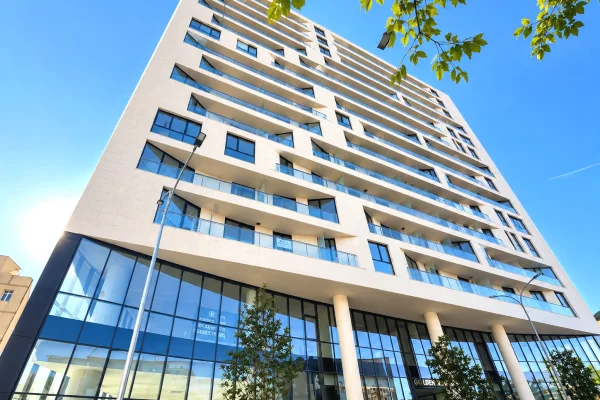 🏢 SHITEN 2 AMBIENTE BIZNESI | GOLDEN TOWER – RRUGA MINE PEZA, TIRANE