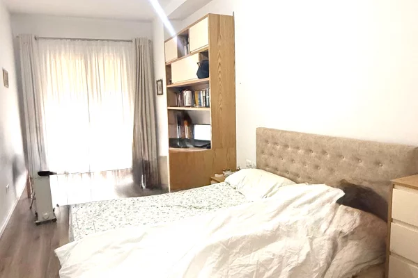Shtepi ne shitje Apartament ne Tirane, 2+1, Mobilimi E mobiluar, Pagesa 36,000,000  Leke.