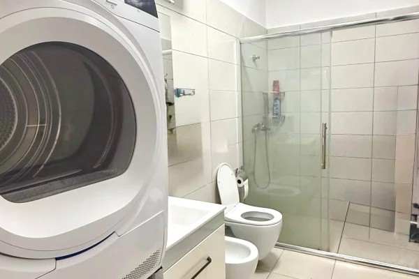 Shtepi ne shitje Apartament ne Tirane, 2+1, Mobilimi E mobiluar, Pagesa 36,000,000  Leke.