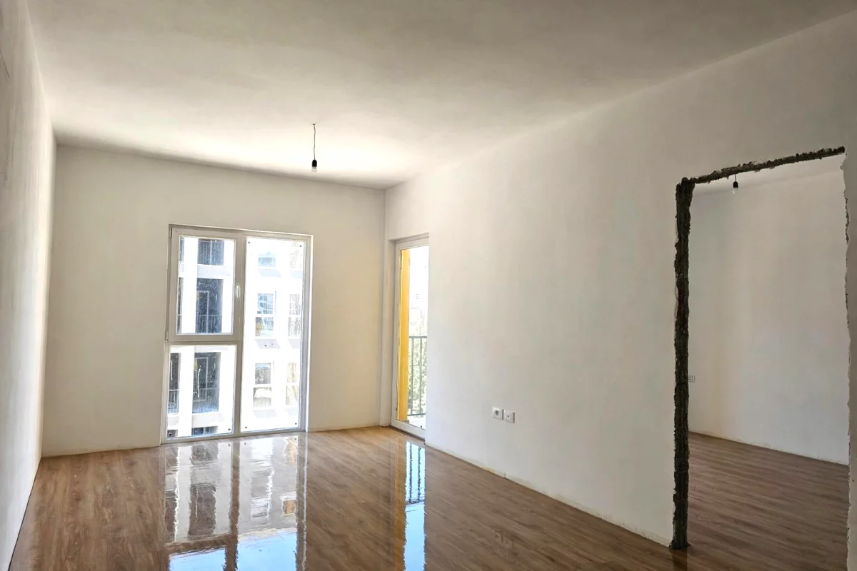 Shtepi ne shitje Apartament ne Tirane, 1+1, Mobilimi Bosh, pa mobiluar, Pagesa 97,000  Euro.