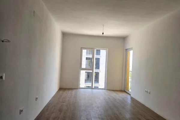 Shtepi ne shitje Apartament ne Tirane, 1+1, Mobilimi Bosh, pa mobiluar, Pagesa 97,000  Euro.