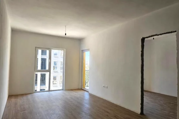 Shtepi ne shitje Apartament ne Tirane, 1+1, Mobilimi Bosh, pa mobiluar, Pagesa 97,000  Euro.