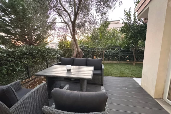 Shtepi ne shitje Vila Luksoze ne Tirane, 4+1, Mobilimi E mobiluar, Pagesa 900,000  Euro.