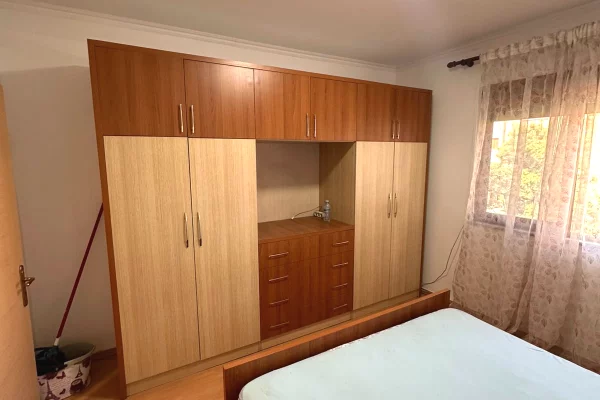 Shtepi ne shitje Apartament ne Tirane, 1+1, Mobilimi Bosh, pa mobiluar, Pagesa 11,500,000  Leke.