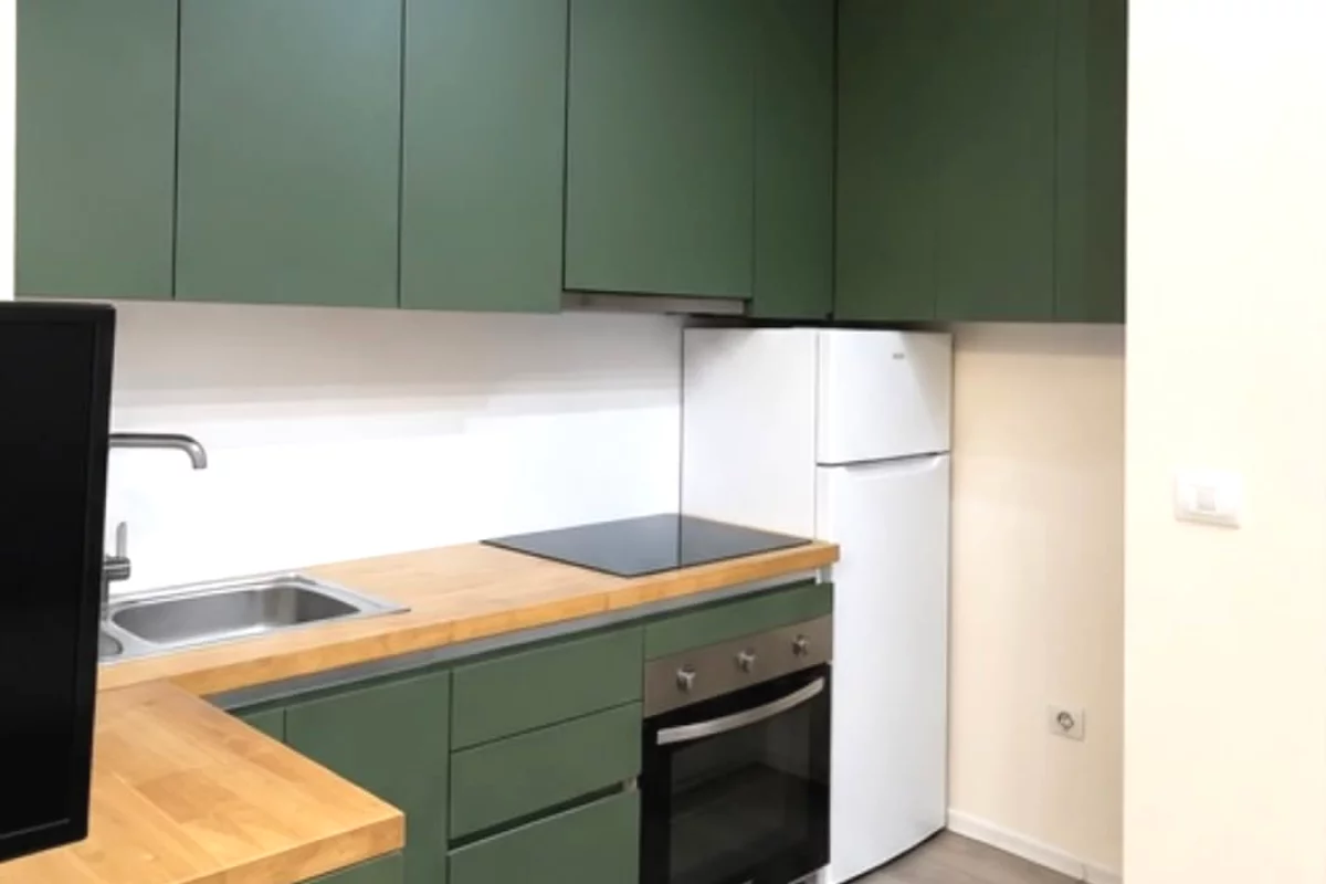 Shtepi ne shitje Apartament ne Tirane, Garsoniere, Mobilimi E mobiluar, Pagesa 79,000  Euro.