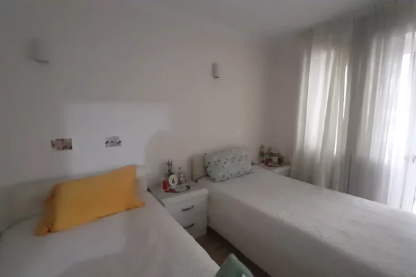 Shtepi ne shitje Apartament ne Tirane, 1+1, Mobilimi E mobiluar, Pagesa 15,000,000  Leke.