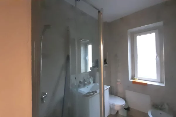 Shtepi ne shitje Apartament ne Tirane, 1+1, Mobilimi E mobiluar, Pagesa 15,000,000  Leke.