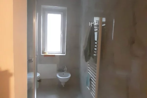 Shtepi ne shitje Apartament ne Tirane, 1+1, Mobilimi E mobiluar, Pagesa 15,000,000  Leke.