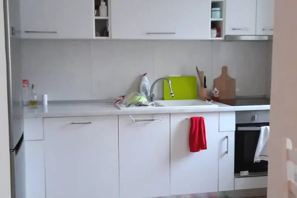 Shtepi ne shitje Apartament ne Tirane, 1+1, Mobilimi E mobiluar, Pagesa 15,000,000  Leke.