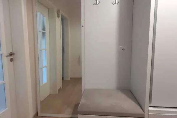 Shtepi ne shitje Apartament ne Tirane, 1+1, Mobilimi E mobiluar, Pagesa 15,000,000  Leke.