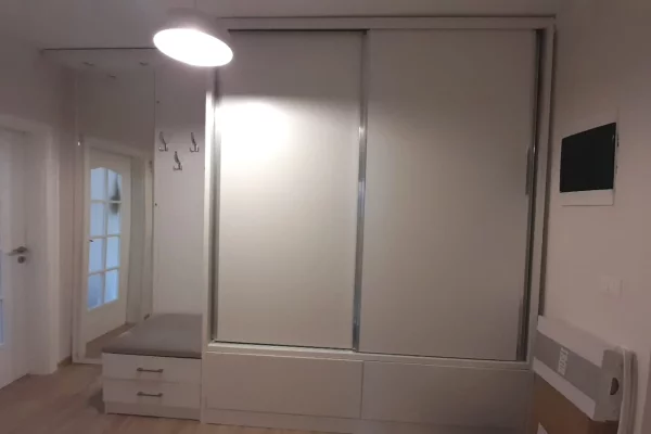 Shtepi ne shitje Apartament ne Tirane, 1+1, Mobilimi E mobiluar, Pagesa 15,000,000  Leke.