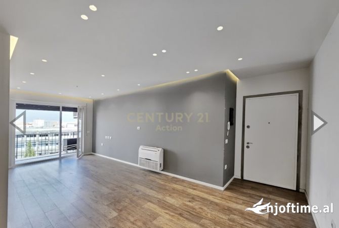 Ambiente Commerciale in Affitto 3+1 a Tirana - 750 Euro